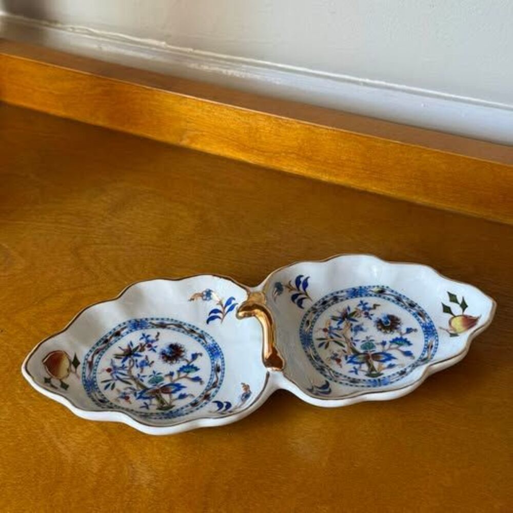 Vintage Onion Pattern (Zwiebelmuster) Porcelain Double Nut Dish